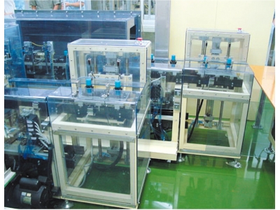 Transition structure of lower and lower layers of tooling plate